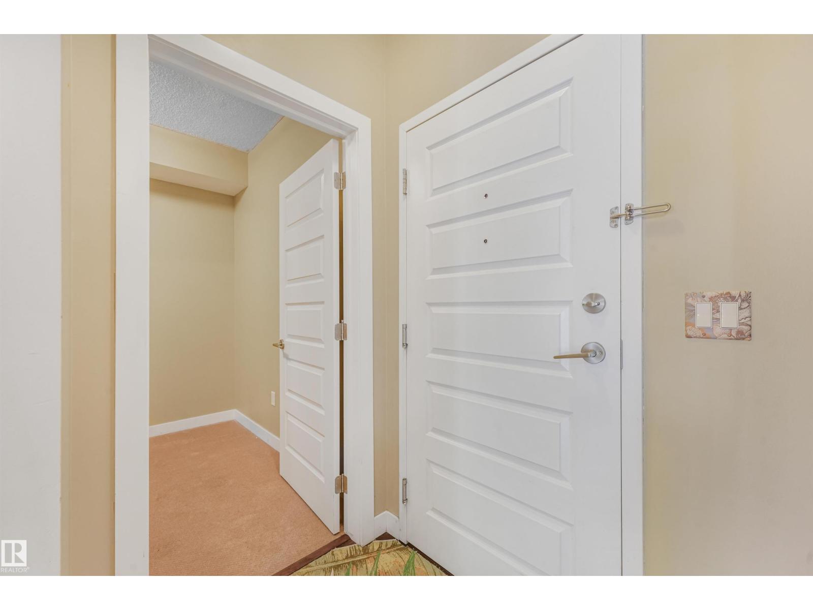 #214 8730 82 AV NW - 25