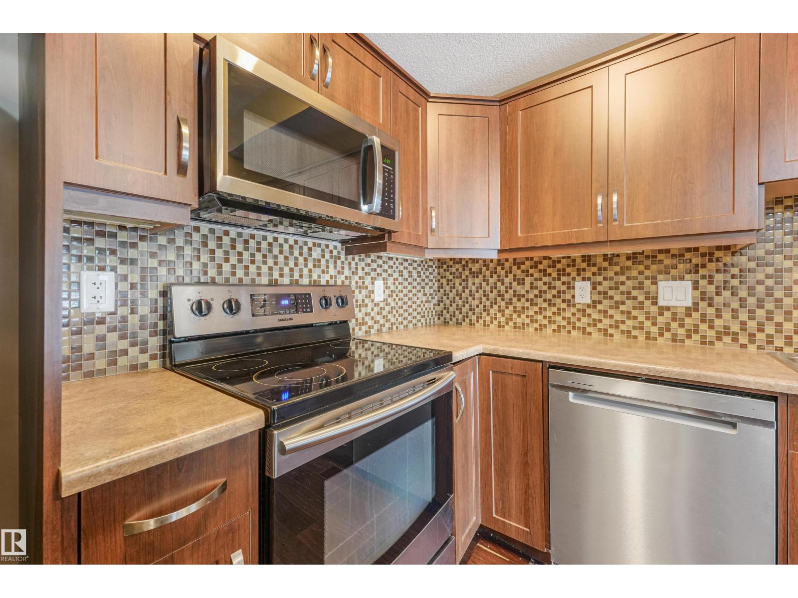 #214 8730 82 AV NW - 37