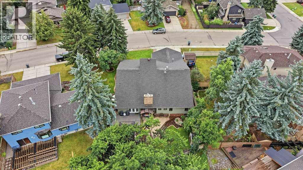 Listing photo – 137 Dickenson Crescent, Red Deer