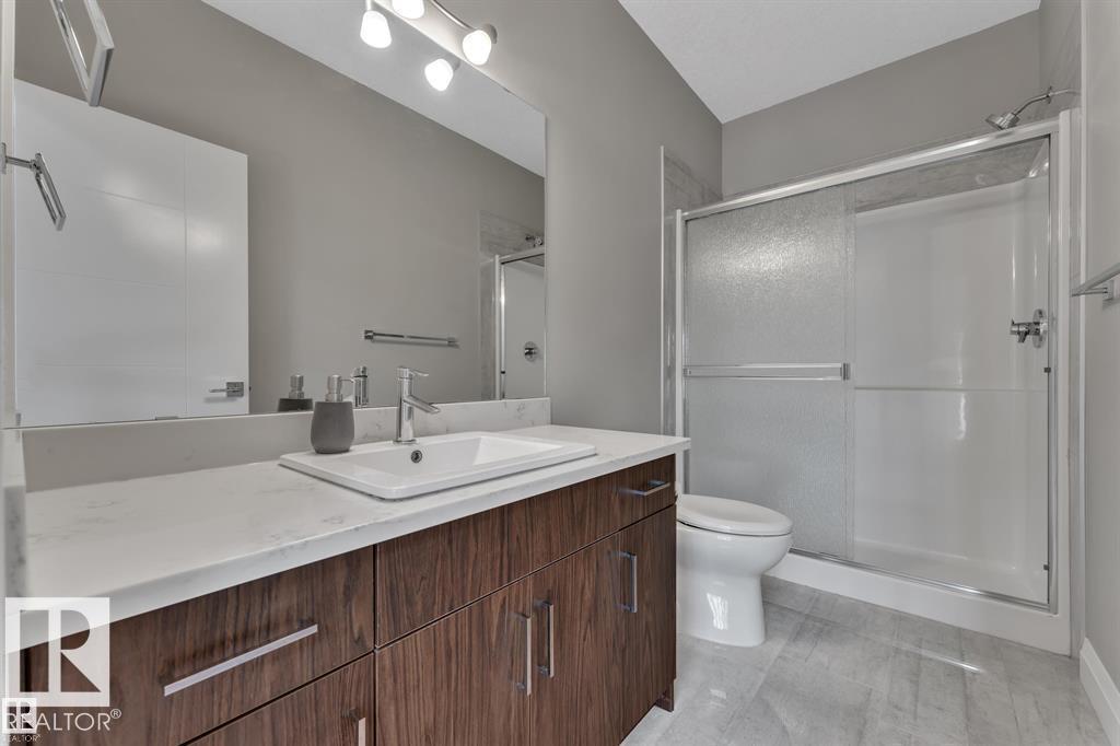 4902 38 ST - 11