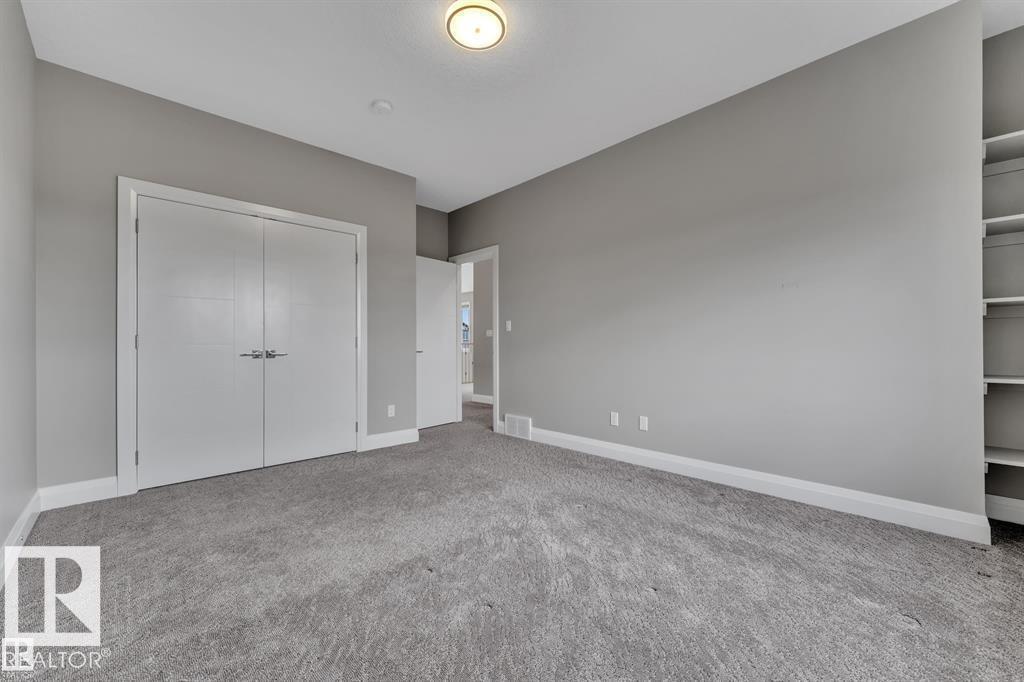 4902 38 ST - 28