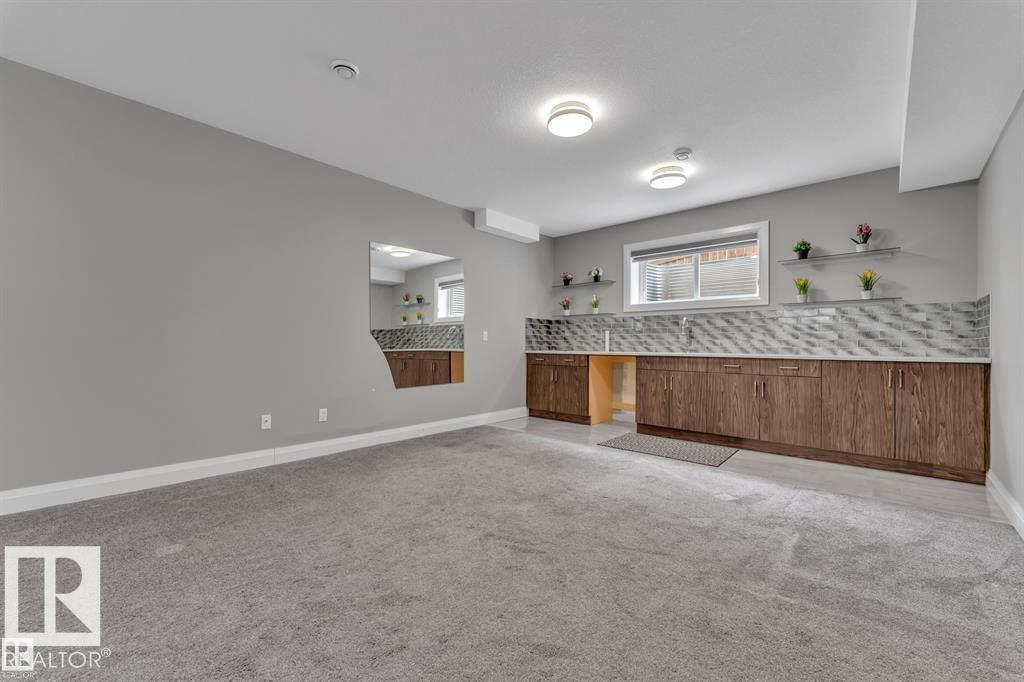 4902 38 ST - 36