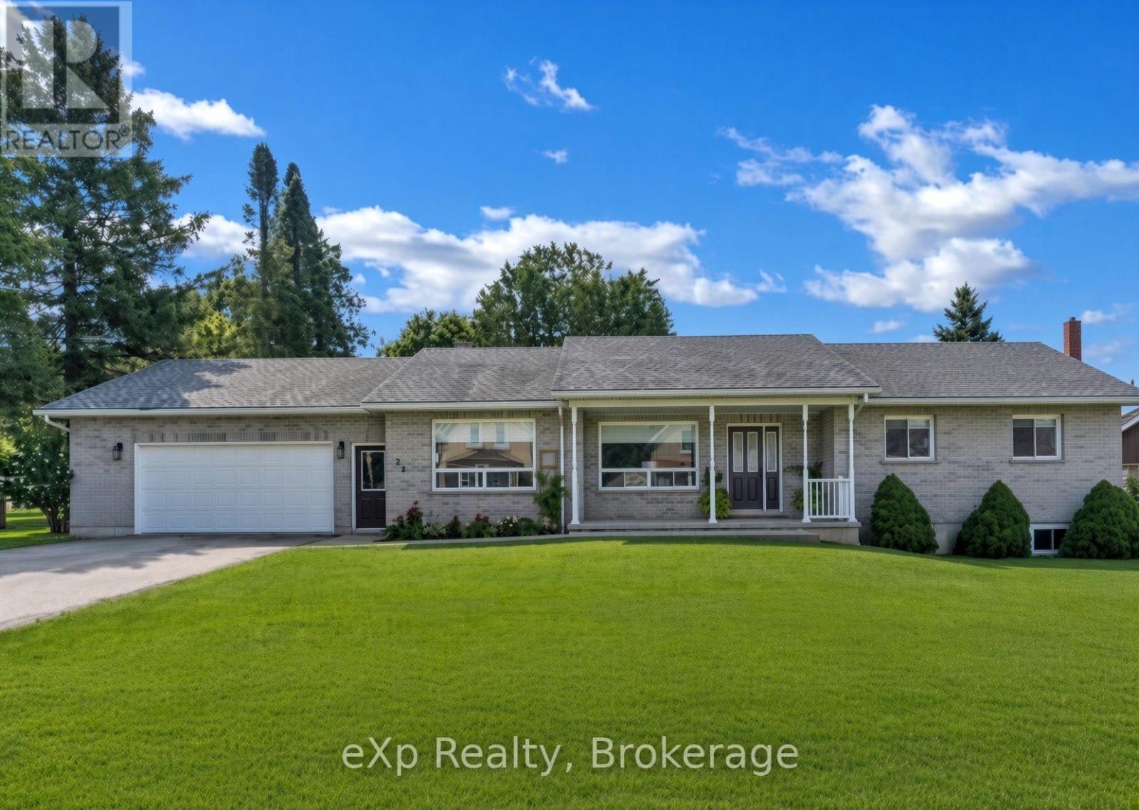 23 12th Street Southeast, Arran-Elderslie, Ontario, N0G1L0, Arran-Elderslie, Ontario — photo 1 of 5