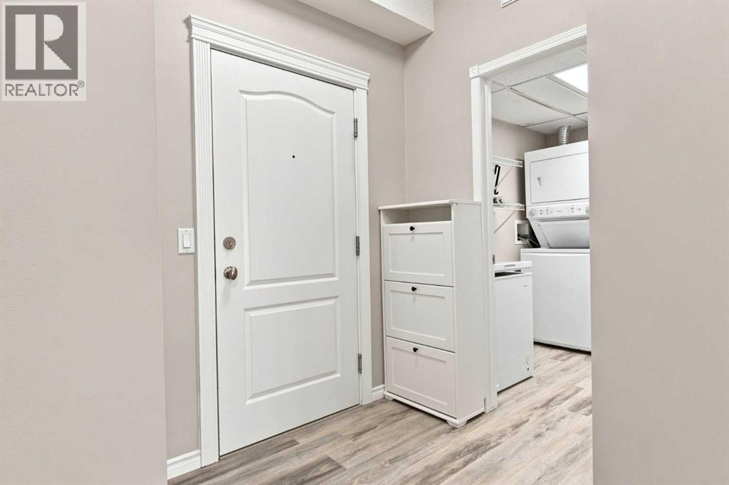 151 Country Village Road Northeast, Calgary, Alberta, T3K5X5, Calgary, Alberta — photo 5 of 5