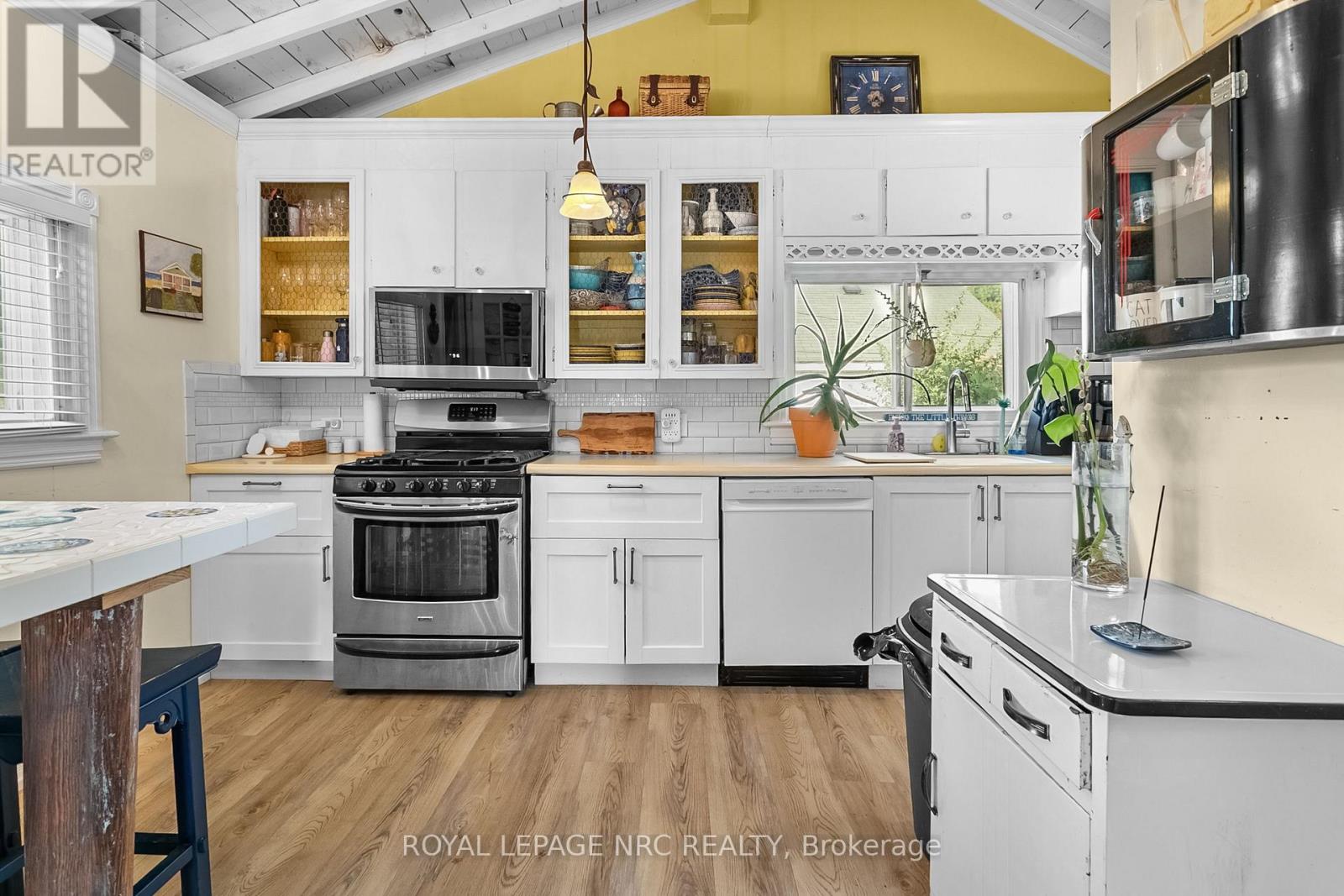 373 OAKWOOD AVENUE - 21