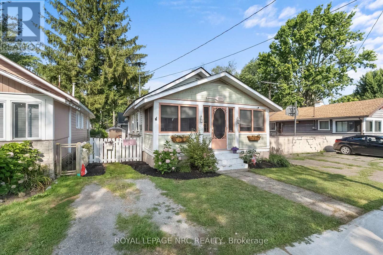 373 OAKWOOD Avenue, Fort Erie (Crystal Beach), Ontario, L0S1B0, Fort Erie (Crystal Beach), Ontario — photo 4 of 5
