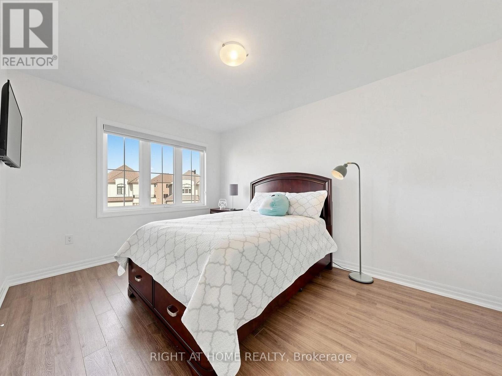 10 GEORGE ELLIS DRIVE - 29