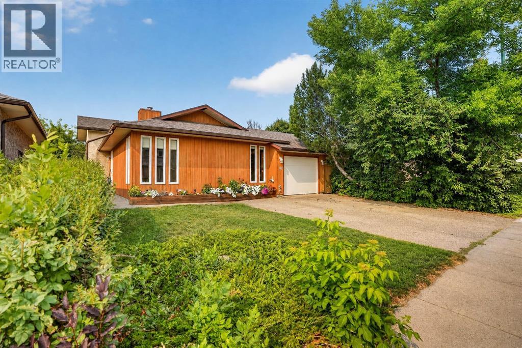 Property for sale at 47 Wildwood Crescent W