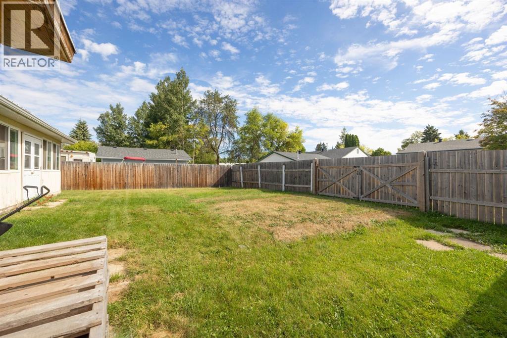 2 Blair Crescent - Image 30