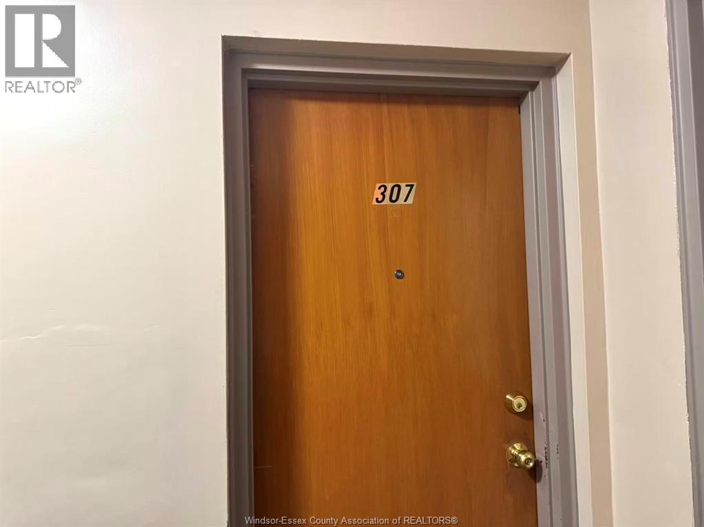 #307 6530 WYANDOTTE Street East, Windsor, Ontario, N8S1P2, Windsor, Ontario — photo 2 of 5