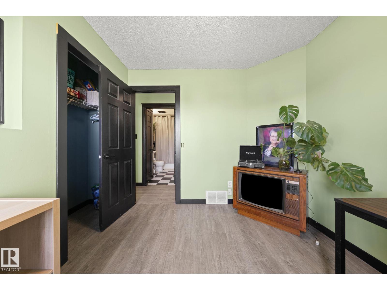 34 SPRUCE MEADOW LN - 14