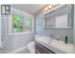 1448 Sandhurst Place, West Vancouver, BC V7S2P3 Photo 12