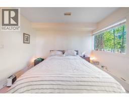 1448 Sandhurst Place, West Vancouver, BC V7S2P3 Photo 9
