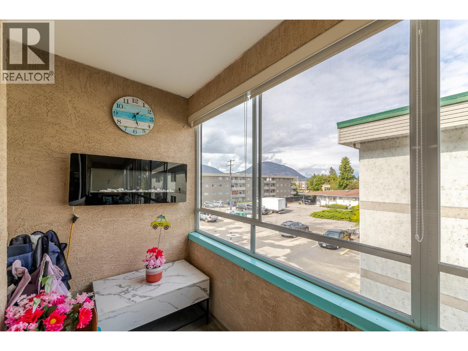 #204 865 Main Street - 16