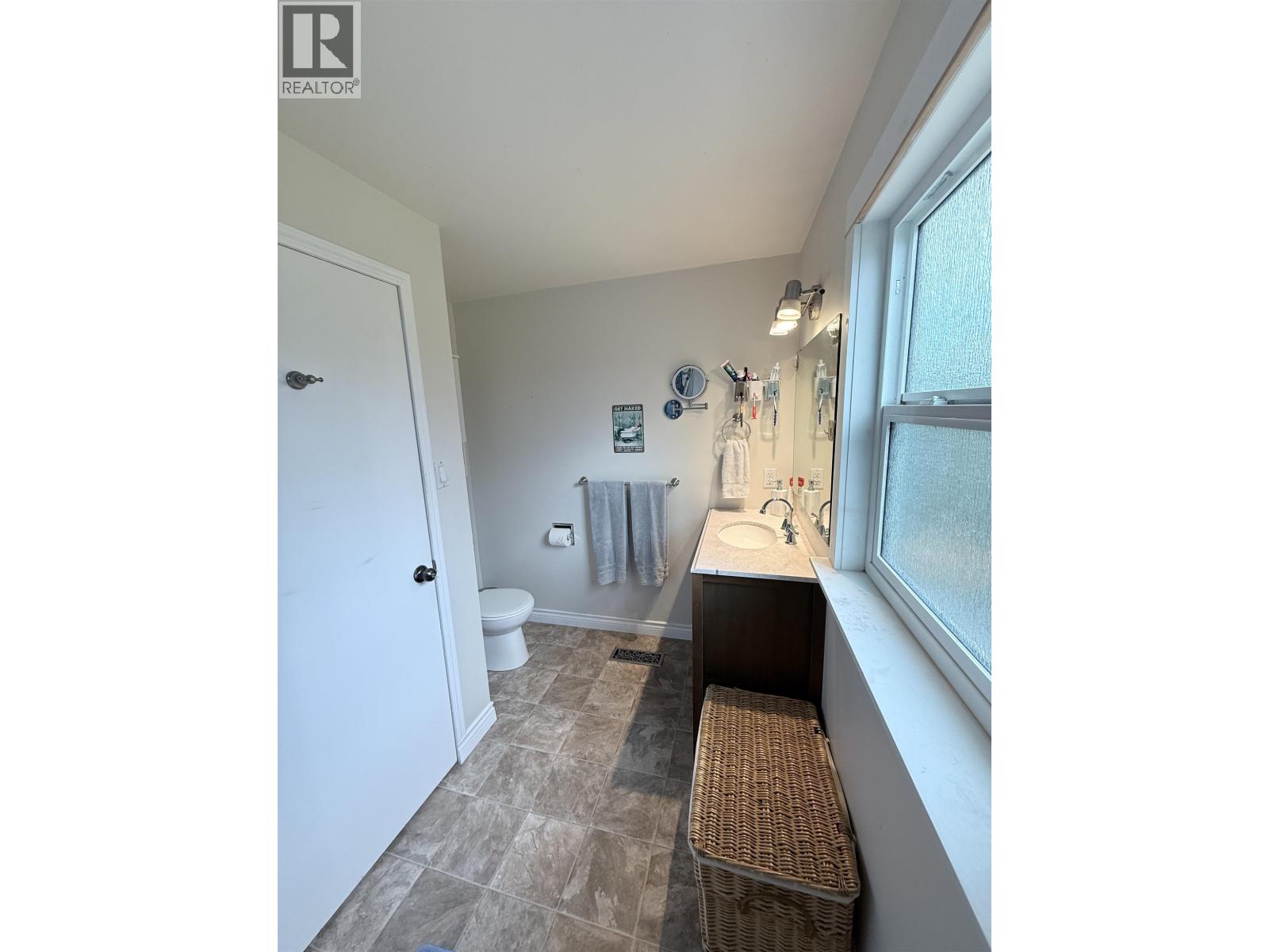 255 EVERGREEN CRESCENT - 28