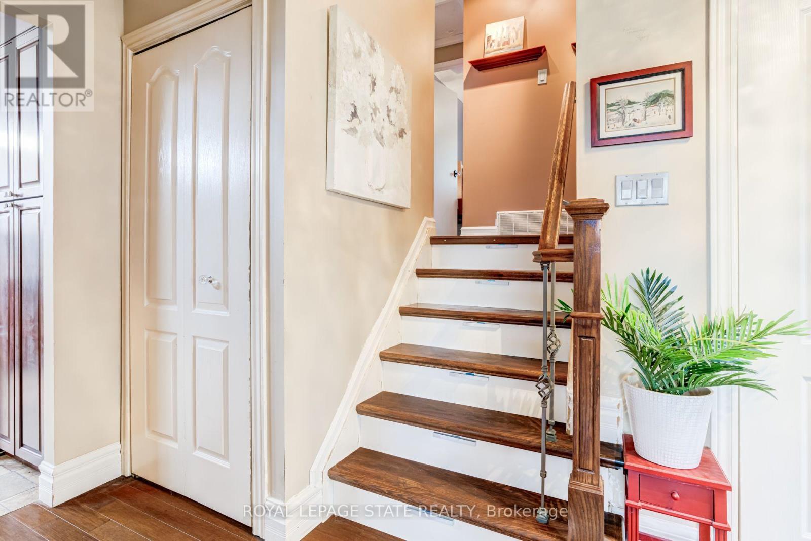 106 APPLEFORD ROAD - 16