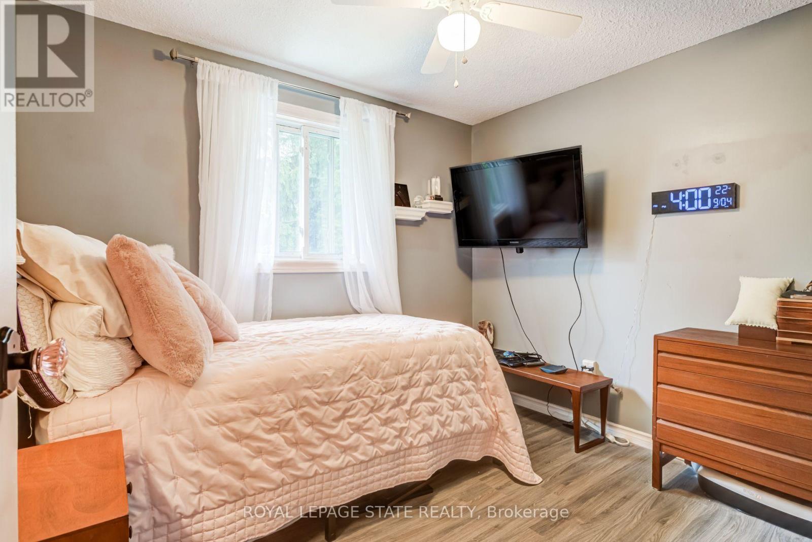 106 APPLEFORD ROAD - 22