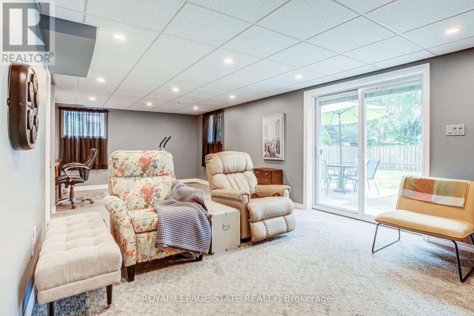 106 APPLEFORD ROAD - 29