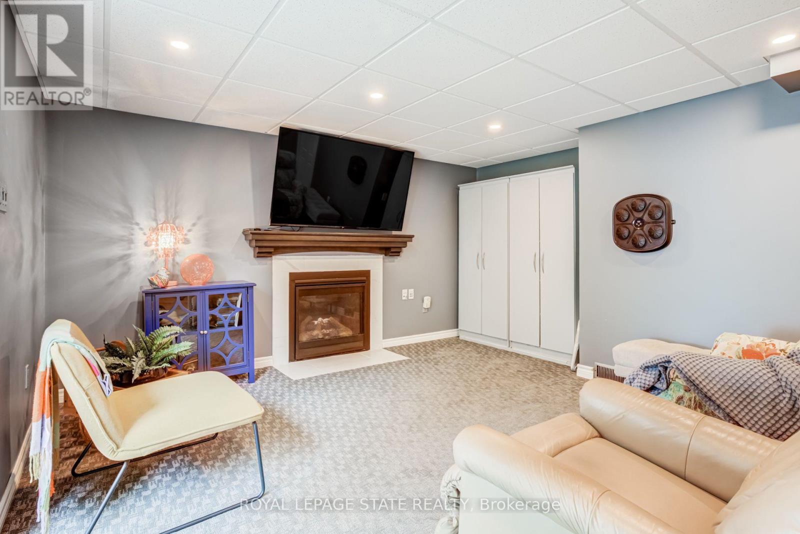 106 APPLEFORD ROAD - 30