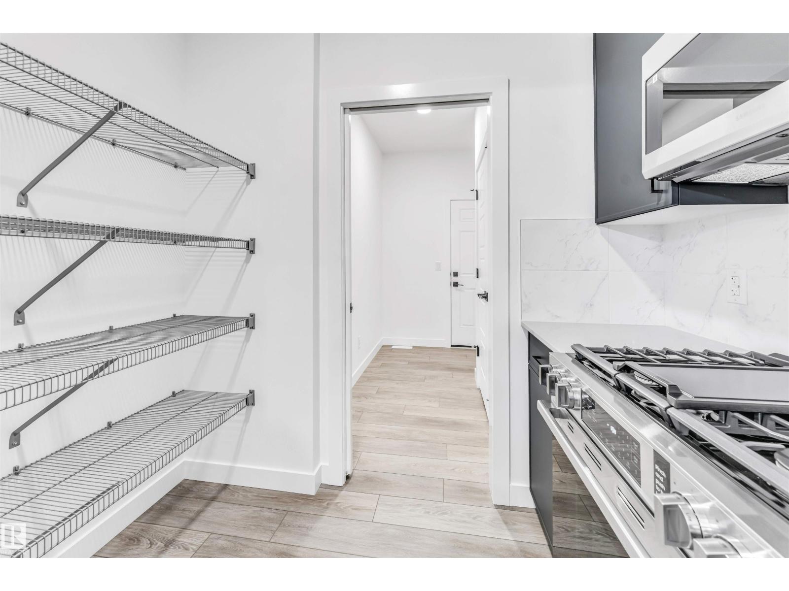 904 17 AV NW - 17