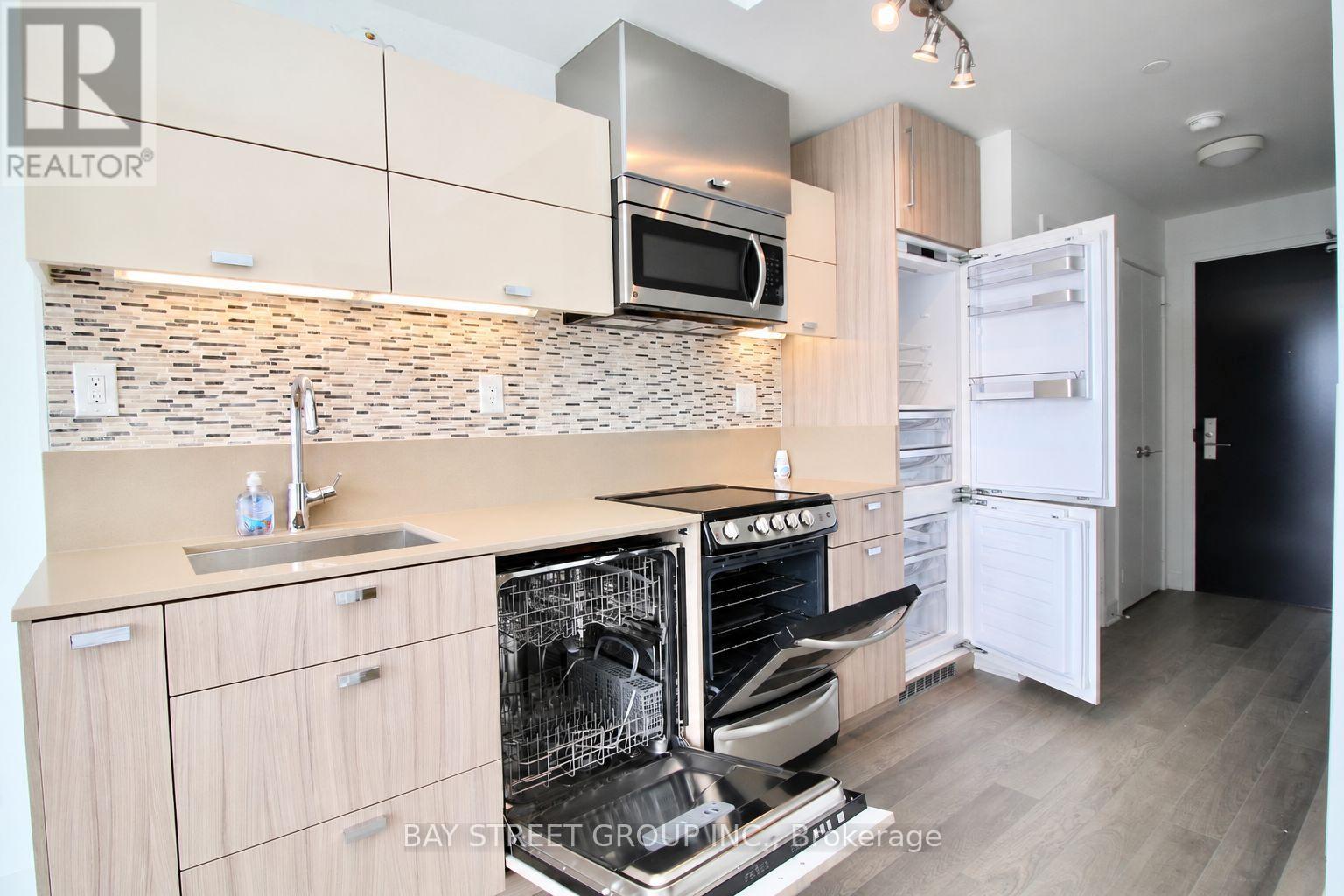 #1303 290 ADELAIDE STREET W - 10
