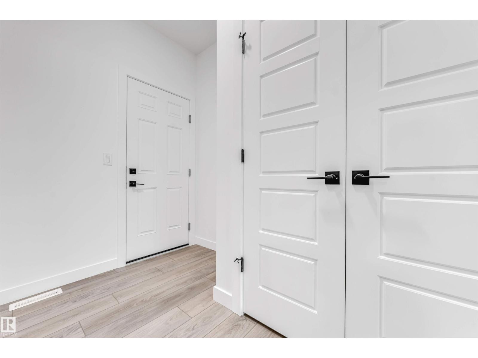 908 17 AV NW - Image 14