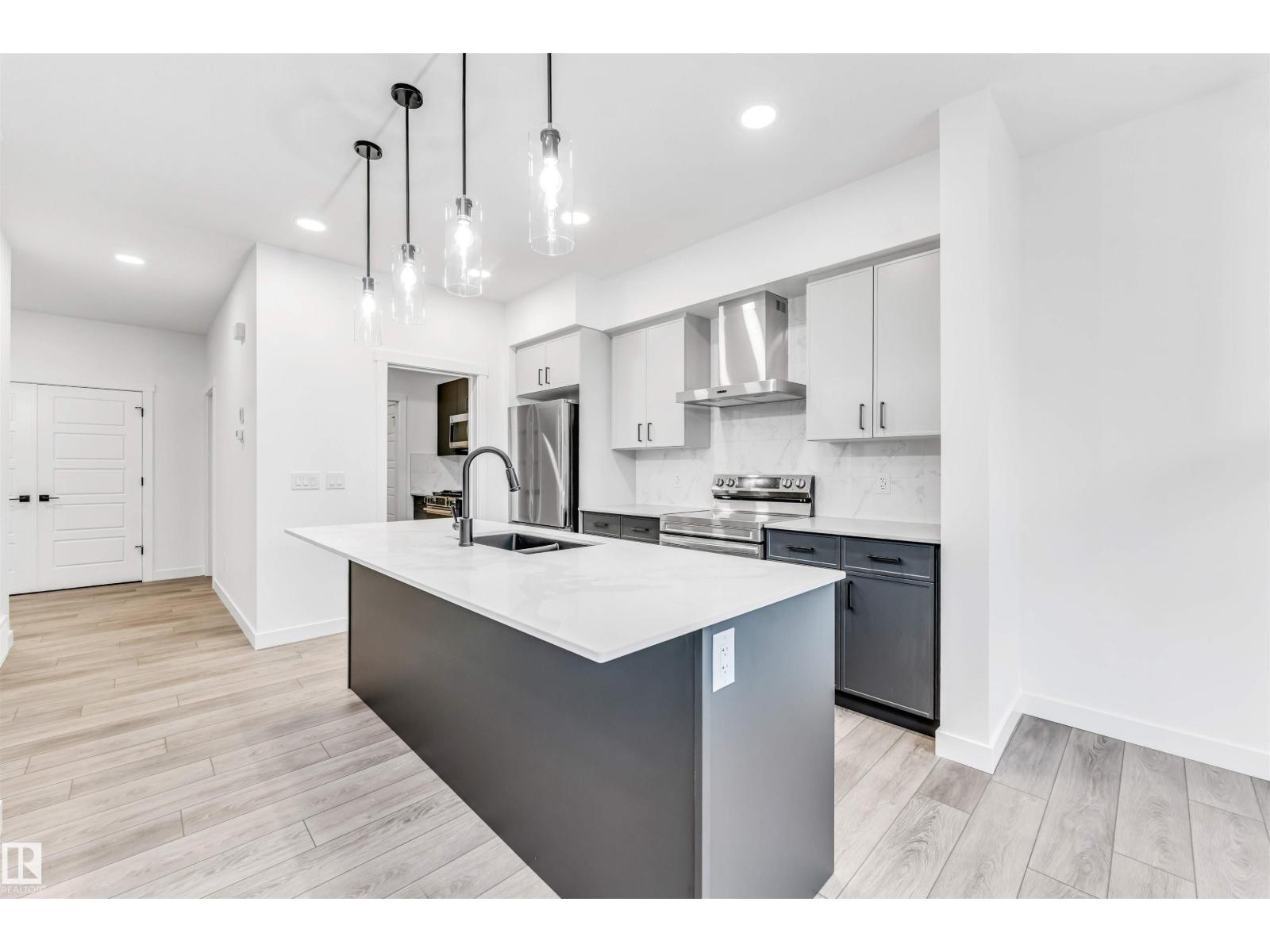 908 17 AV NW - 19