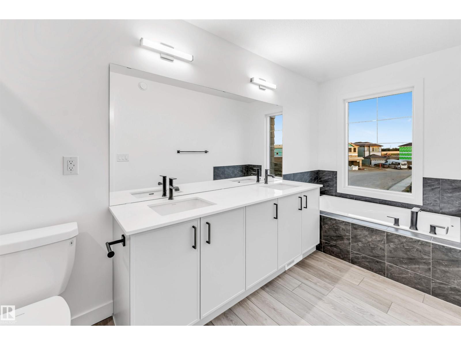 908 17 AV NW - Image 33