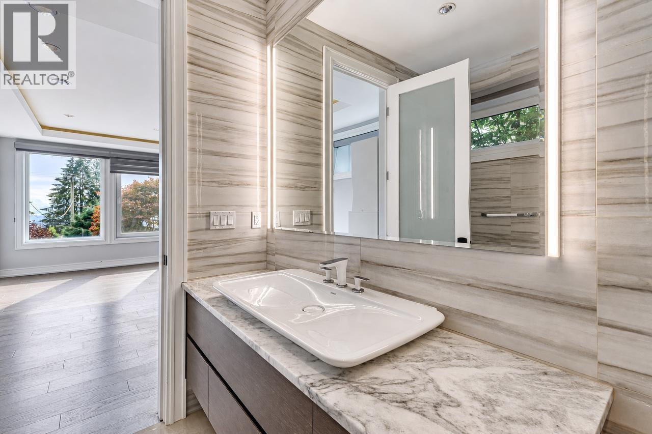4816 SKYLINE DRIVE, North Vancouver