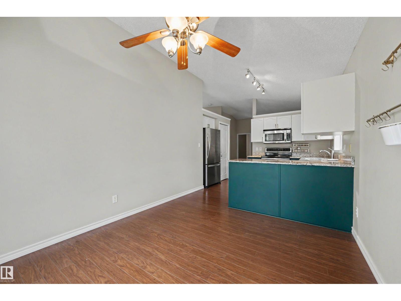 142 Foxboro WY - 18