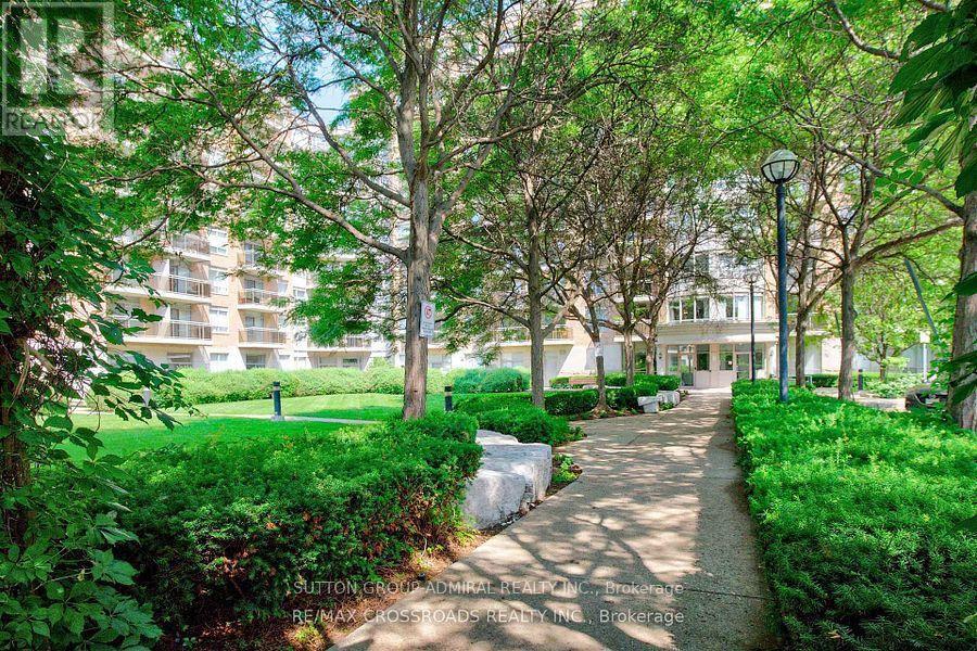 #435 650 LAWRENCE AVENUE W - Image 32