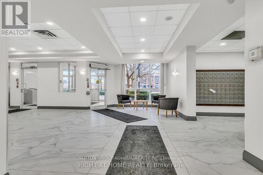 #435 650 LAWRENCE AVENUE W - 5