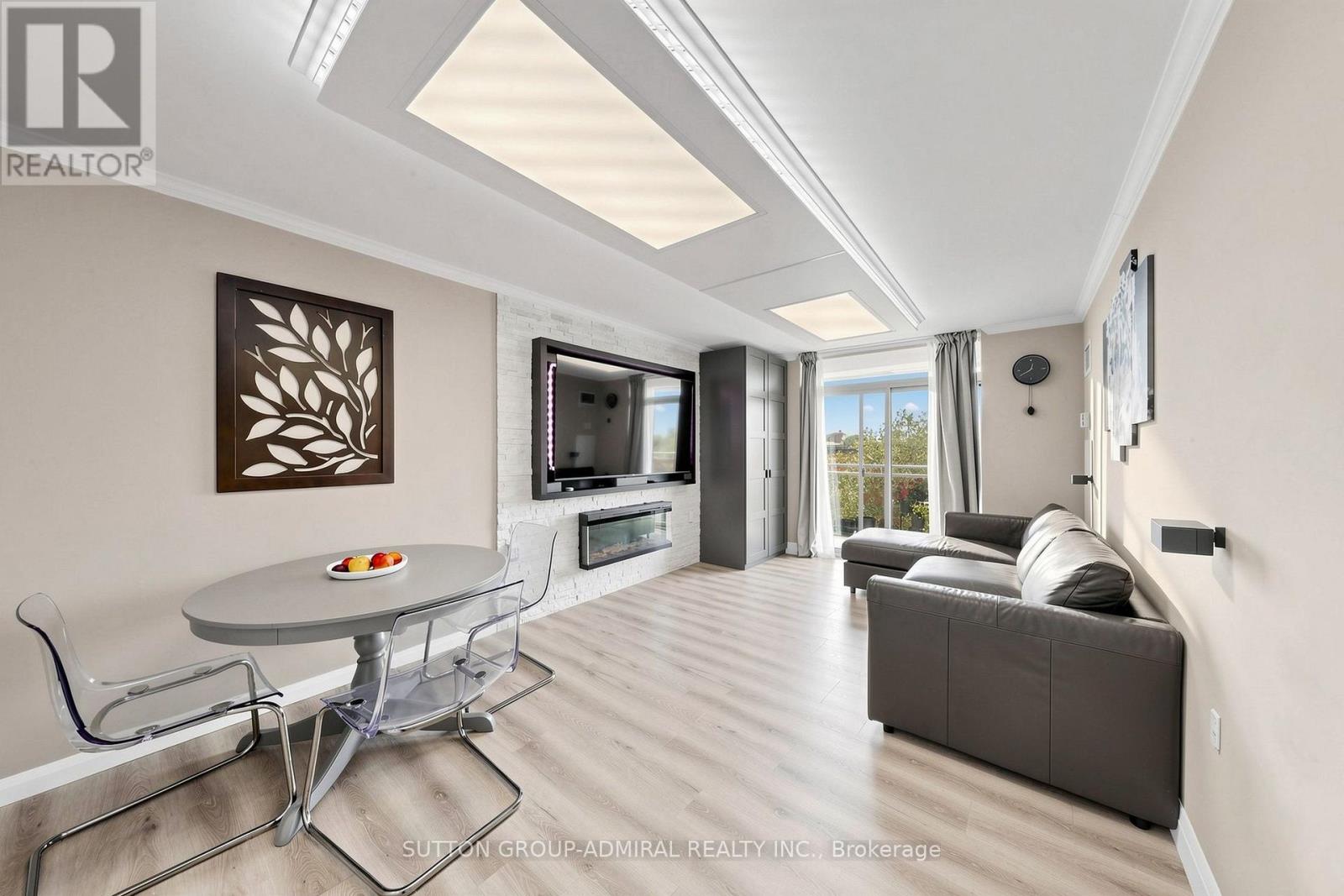 #435 650 LAWRENCE AVENUE W - 9