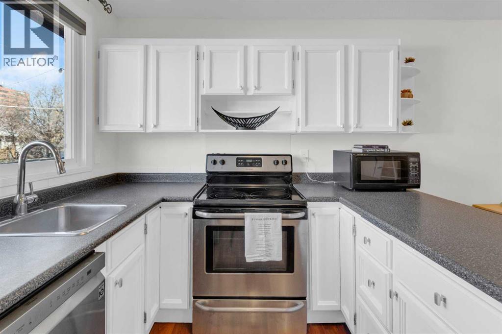 #34 630 Sabrina Road SW - 11