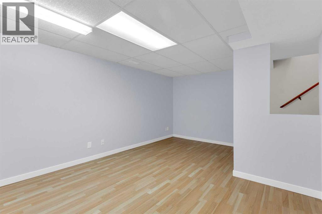 #34 630 Sabrina Road SW - 22