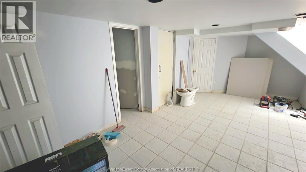 286 OUELLETTE AVENUE, Windsor — photo 24