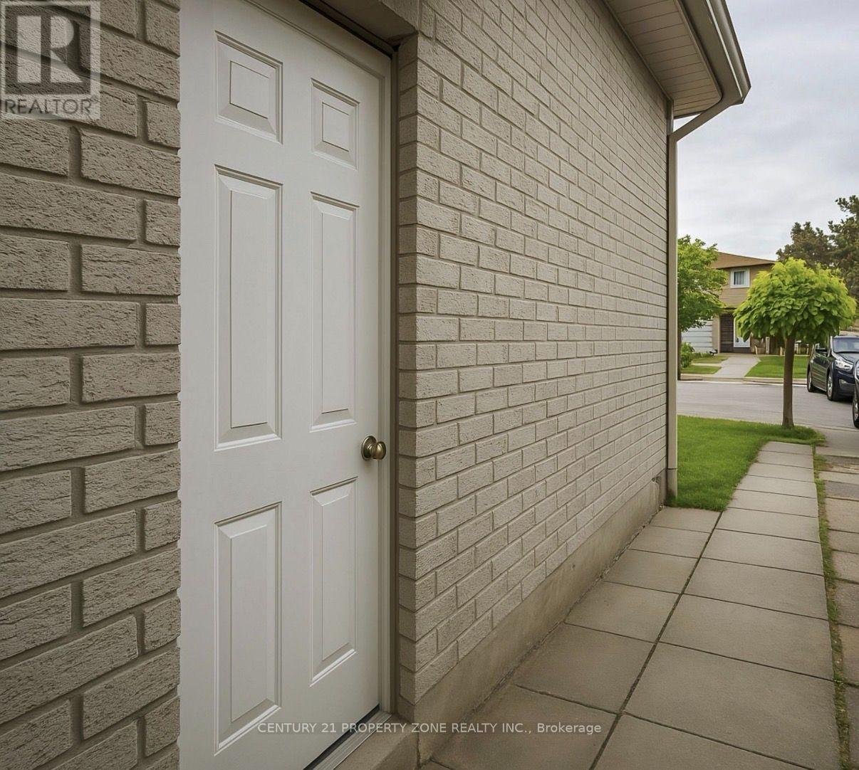 #BASEMENT A 79 Windmill Boulevard, Brampton (Fletcher's Creek South), Ontario, L6Y3T9, Brampton (Fletcher's Creek South), Ontario — photo 5 of 5