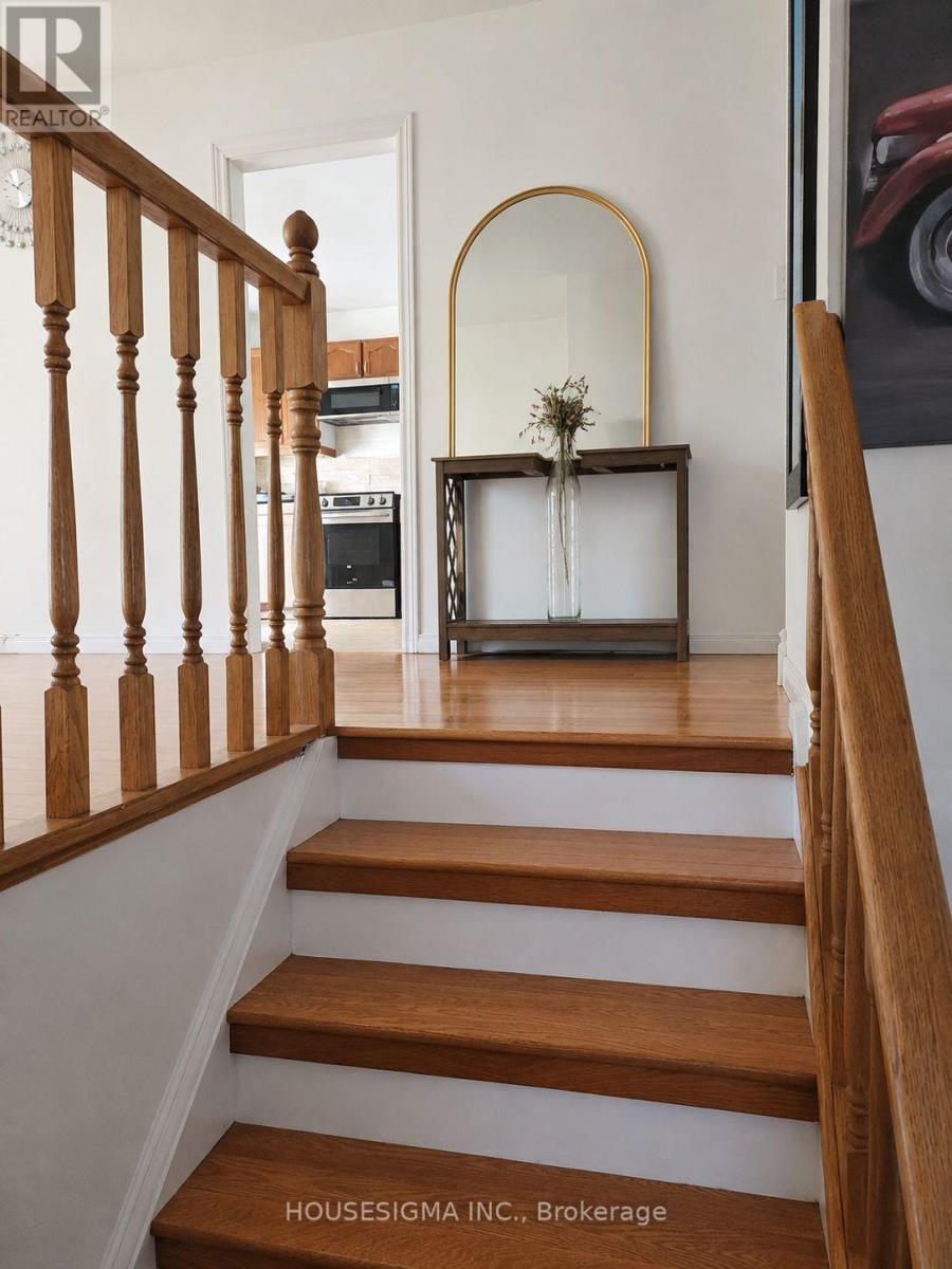 547 BARNES CRESCENT - 3