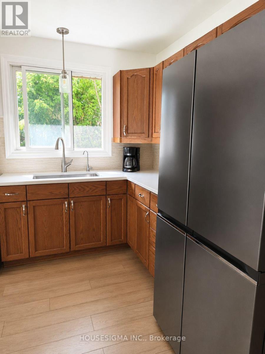547 BARNES CRESCENT - 7