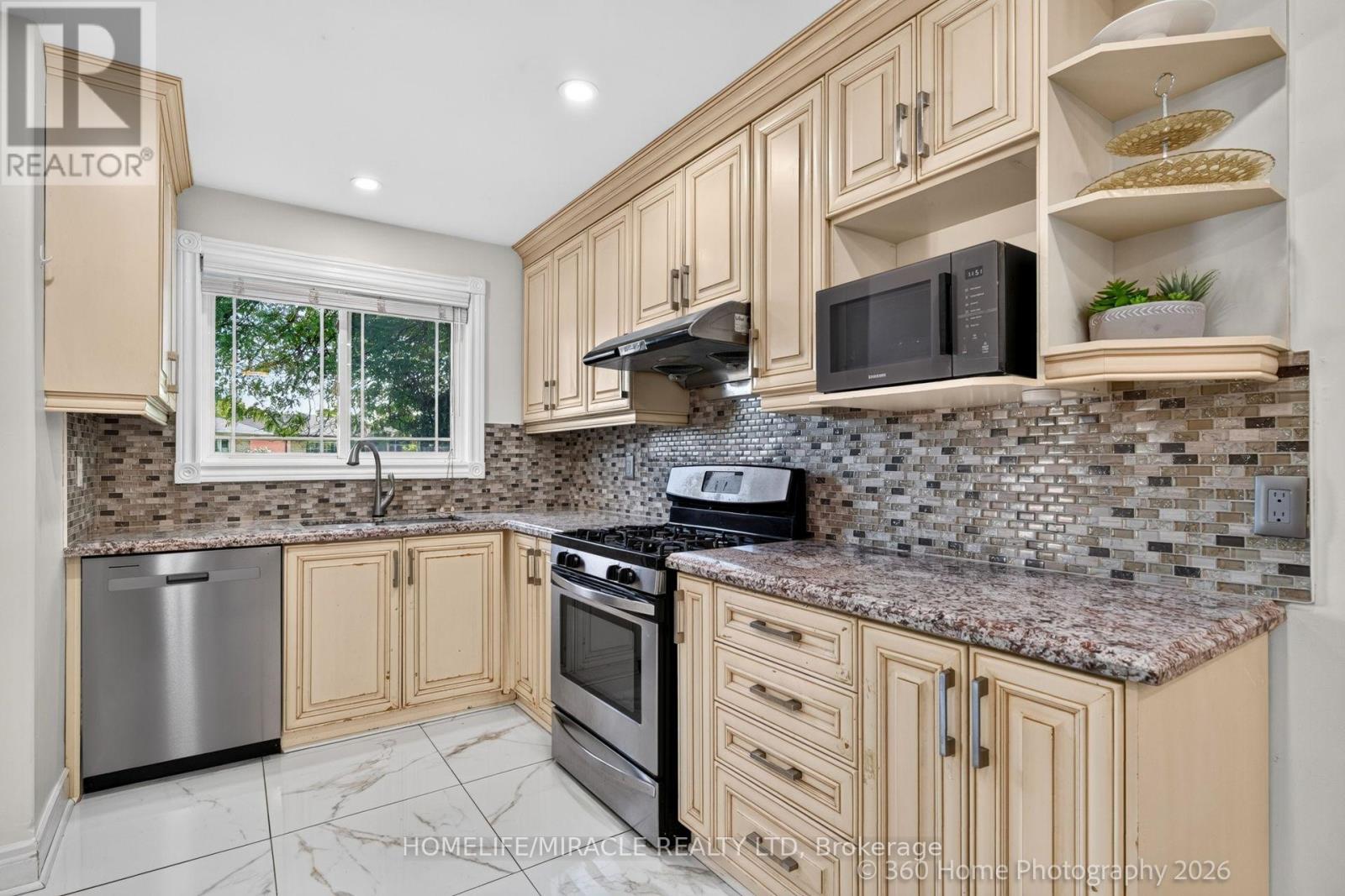 178 KINGSVIEW BOULEVARD - 13
