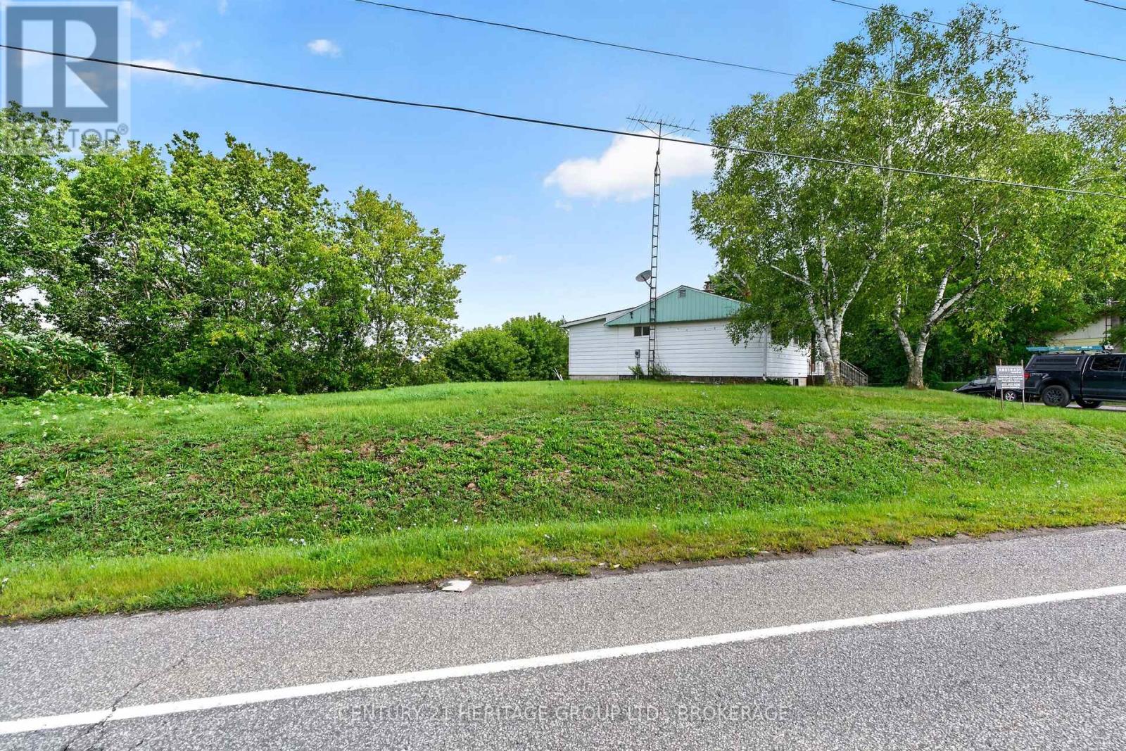 2886 CREEKFORD ROAD - 24