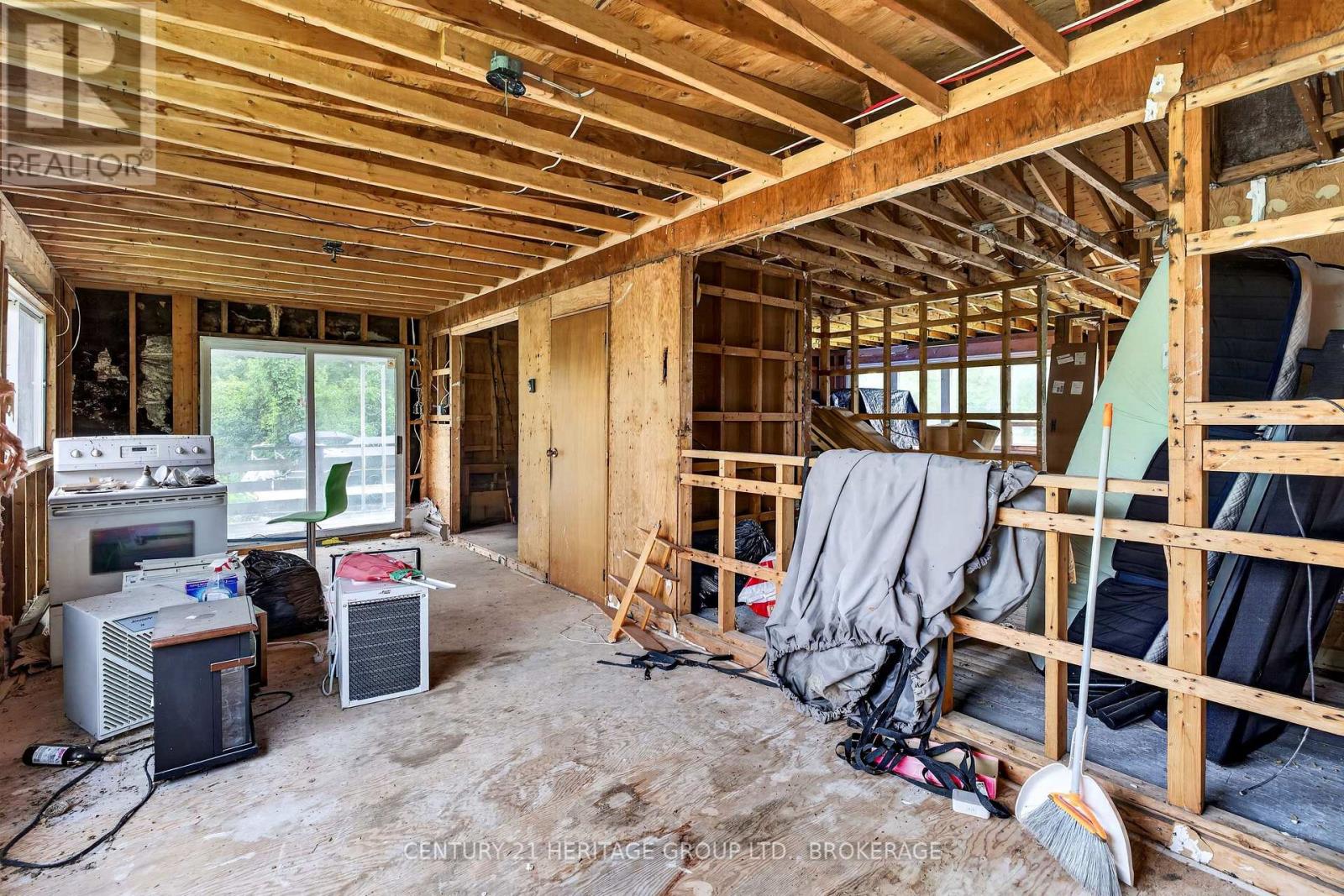 2886 CREEKFORD ROAD - 34