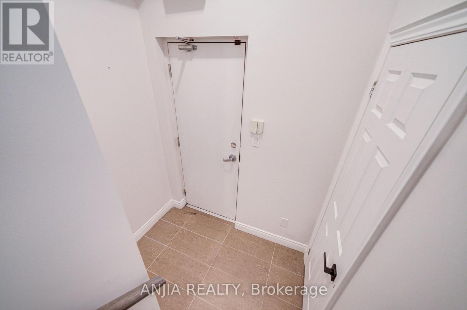 25 GALLERIA PARKWAY - 38