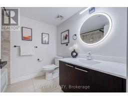 Laundry room - 25 Galleria Parkway, Markham, ON L3T0A4 Photo 9
