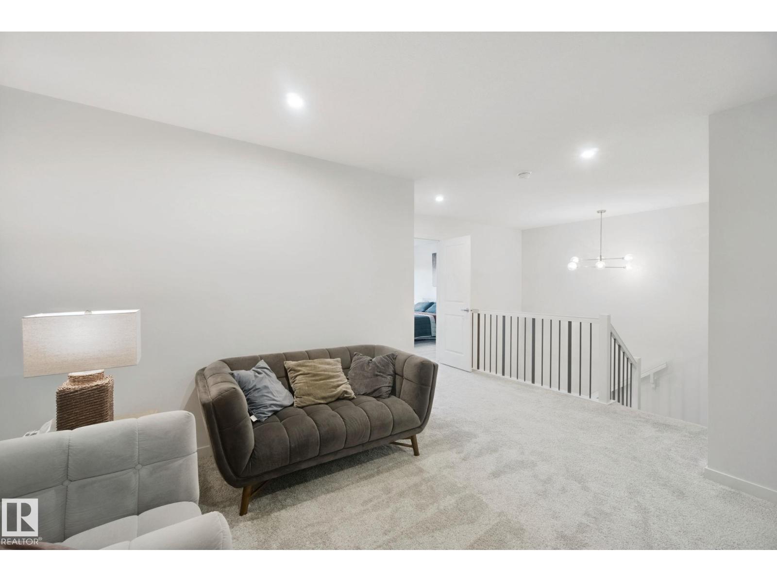 28 ROSEWOOD WY - 35