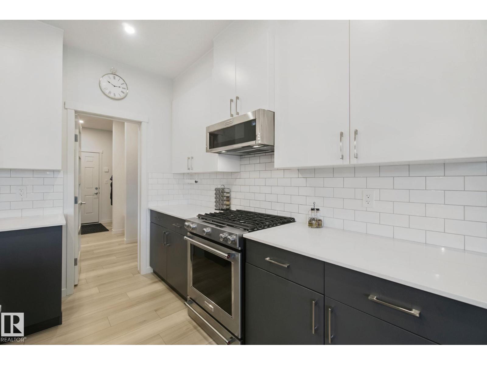 28 ROSEWOOD WY - 9
