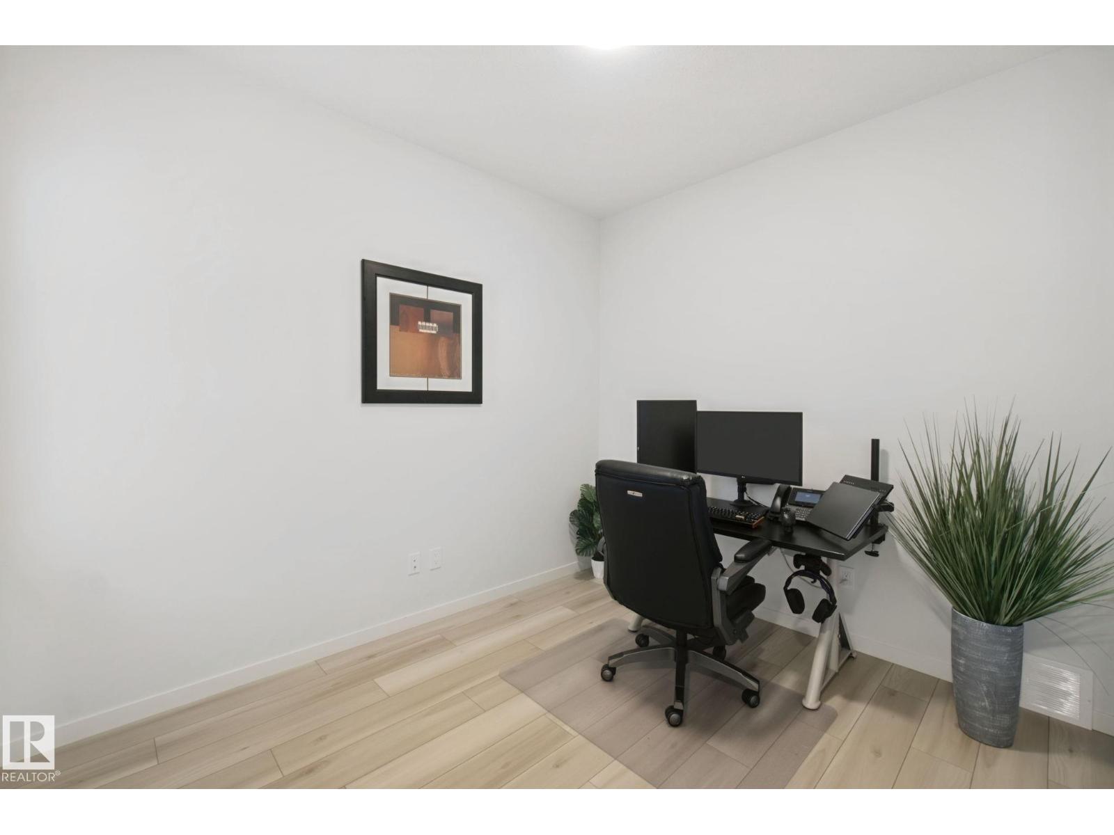 28 ROSEWOOD WY - 22