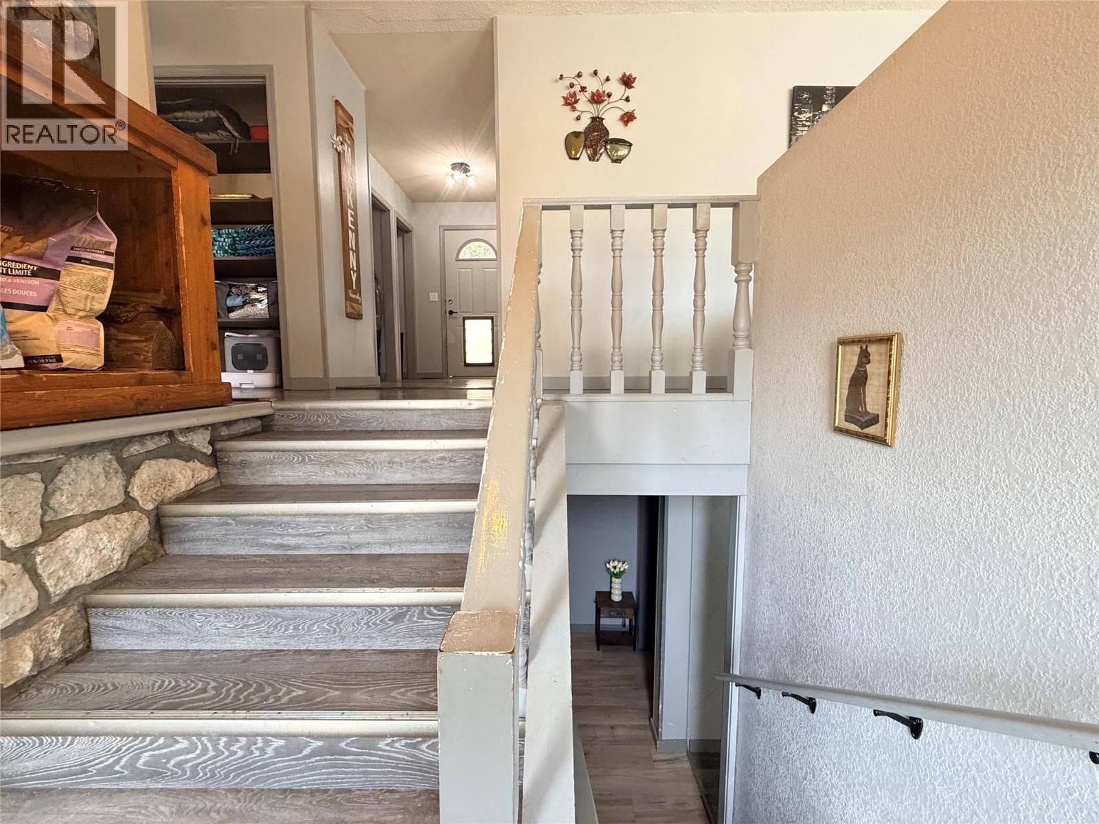 93 Holmes Road - 28
