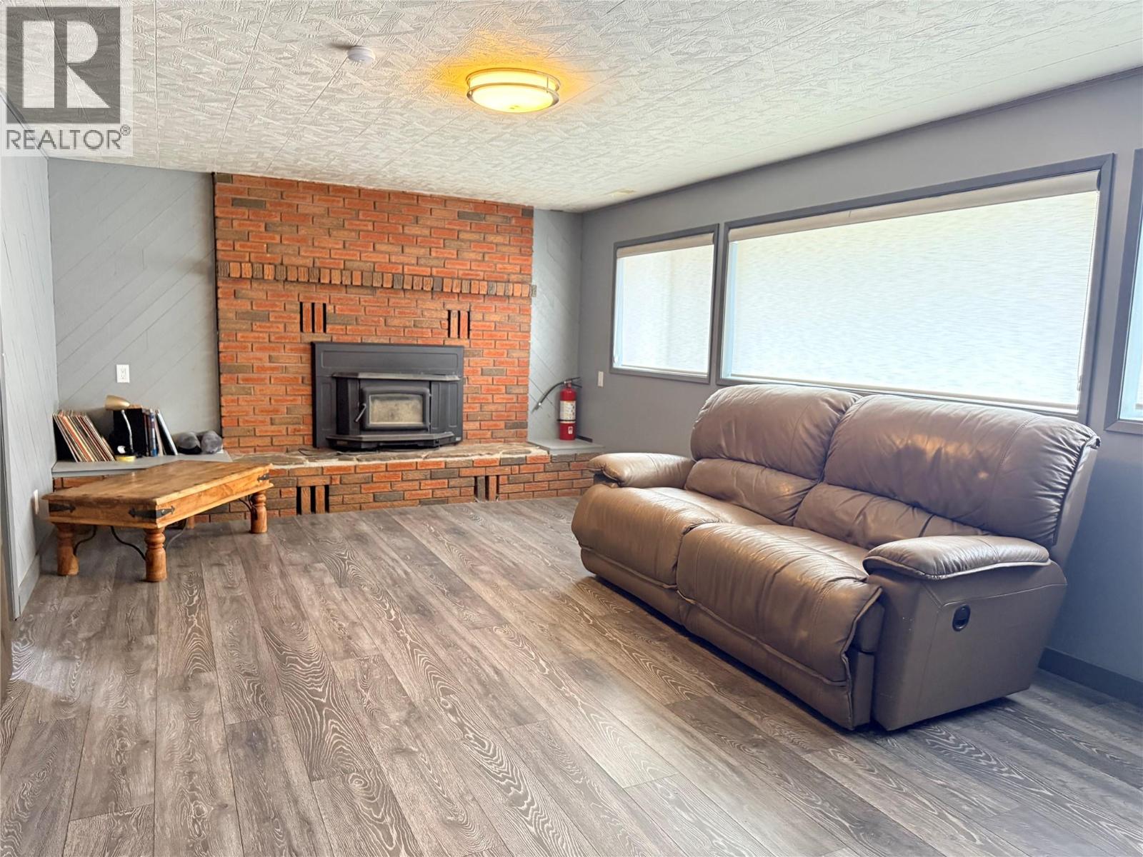 93 Holmes Road - 29