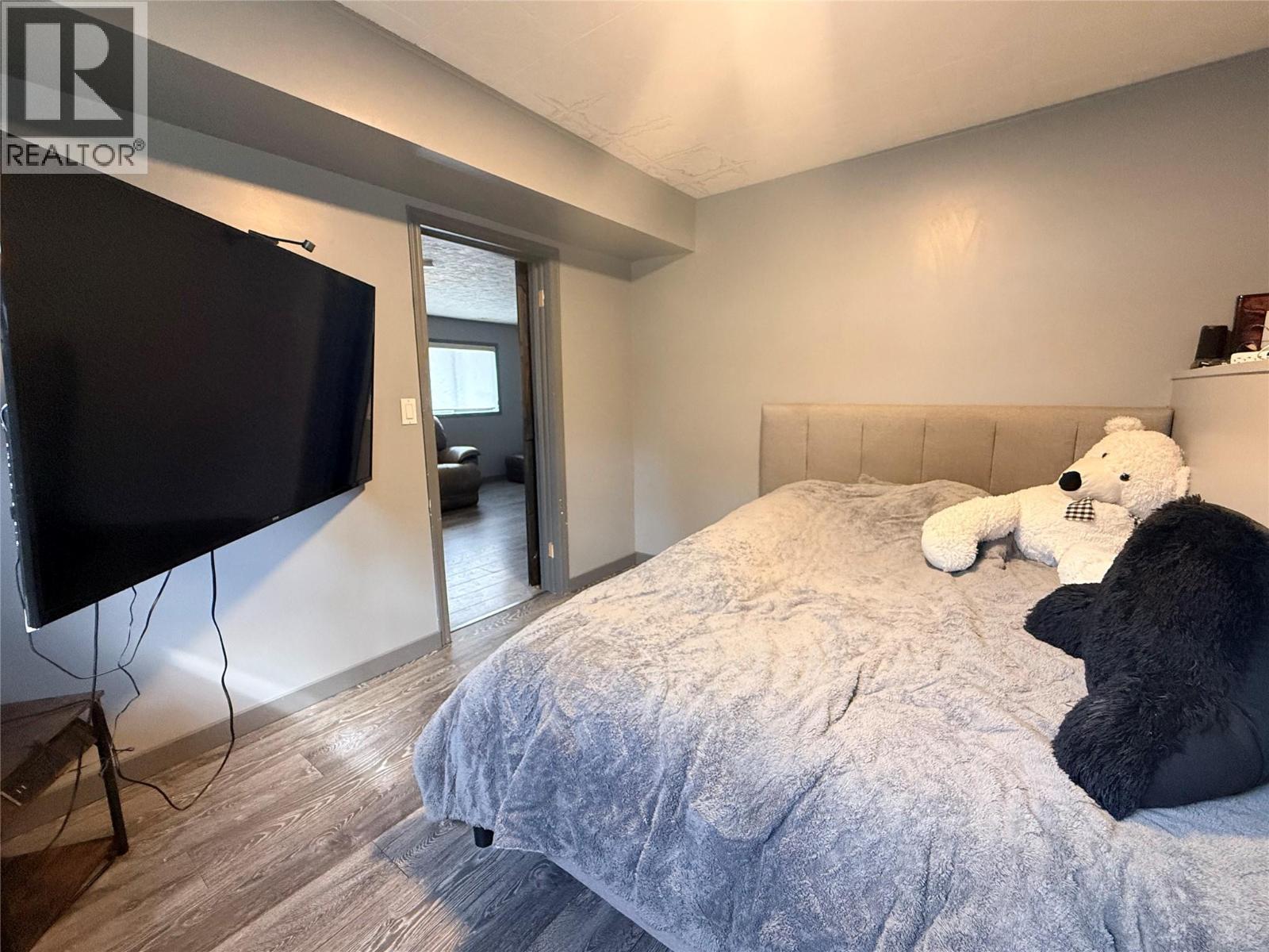 93 Holmes Road - Image 30